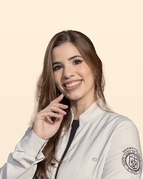 Dra. Bruna Macedo, Dermatologista da Clínica São Francisco